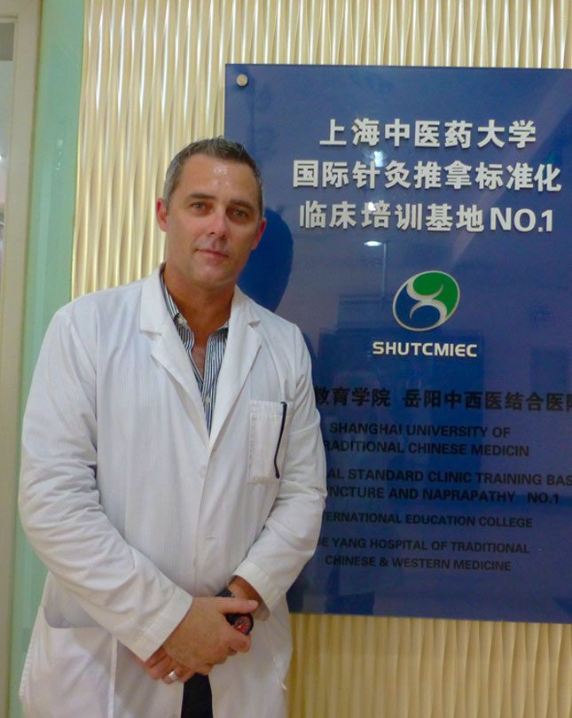 Dr. Tony Willcox at Shanghai University of Traditional Chinese Medicine